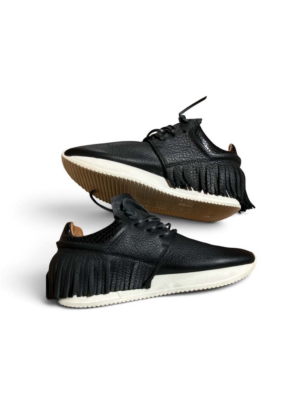 Esseutesse - Women's Fringe Leather Sneaker